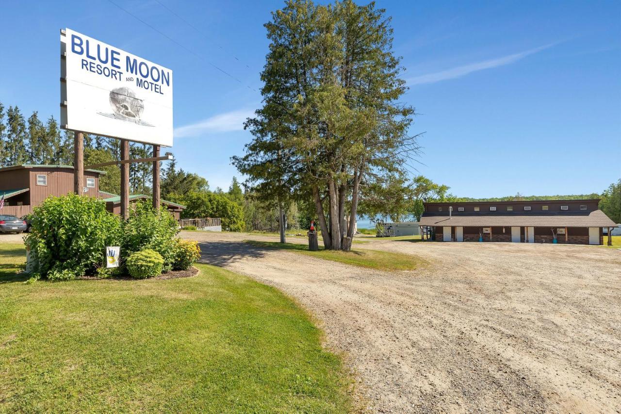 Blue Moon Resort & Motel Hill City Buitenkant foto