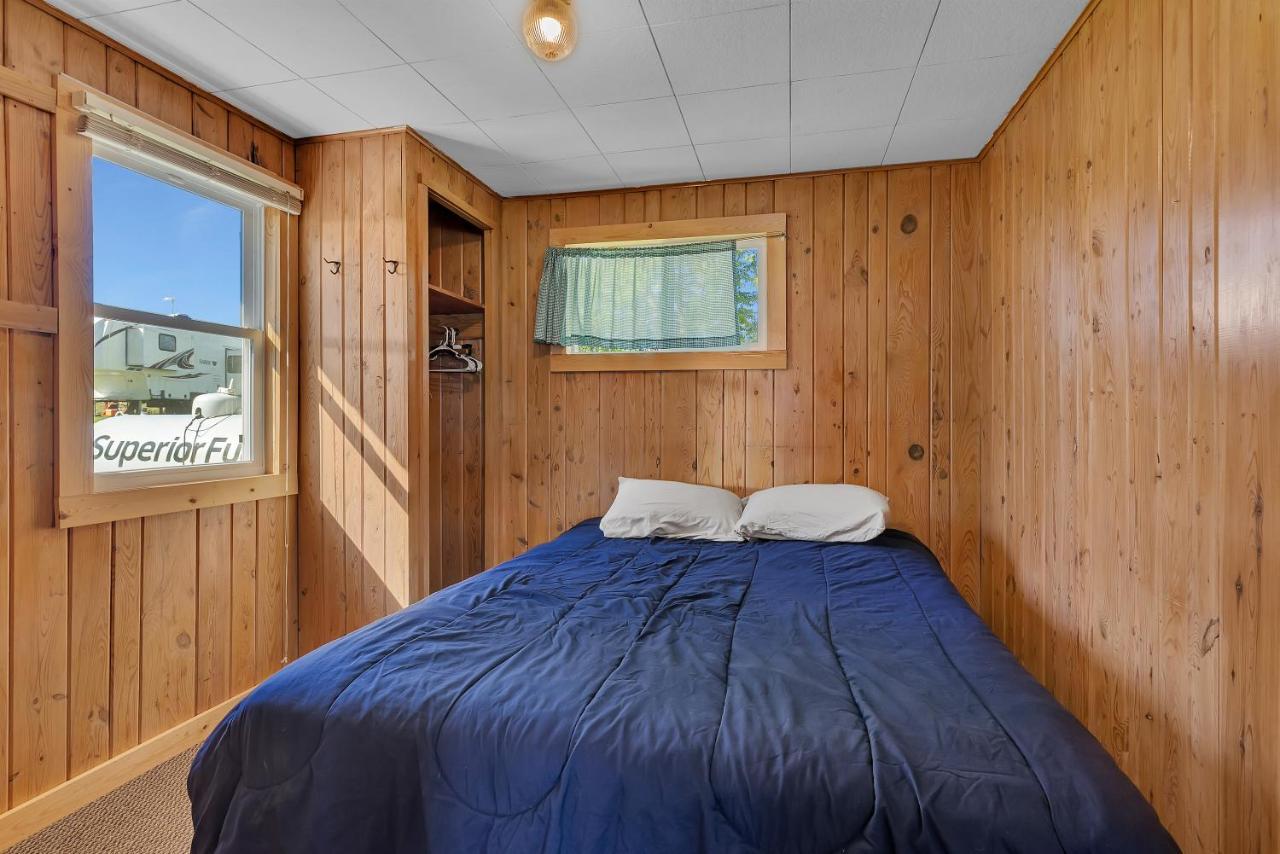 Blue Moon Resort & Motel Hill City Buitenkant foto
