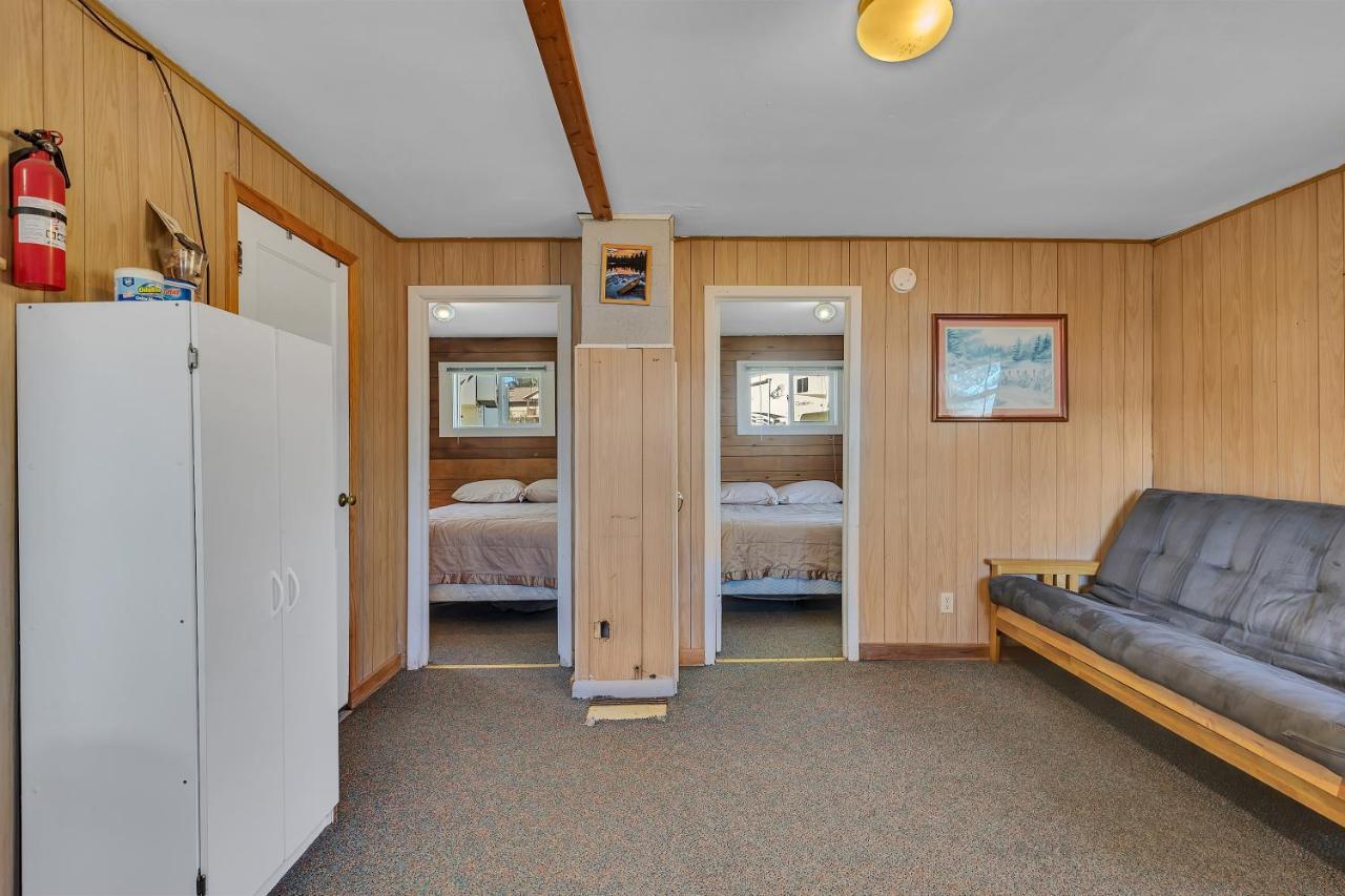 Blue Moon Resort & Motel Hill City Buitenkant foto